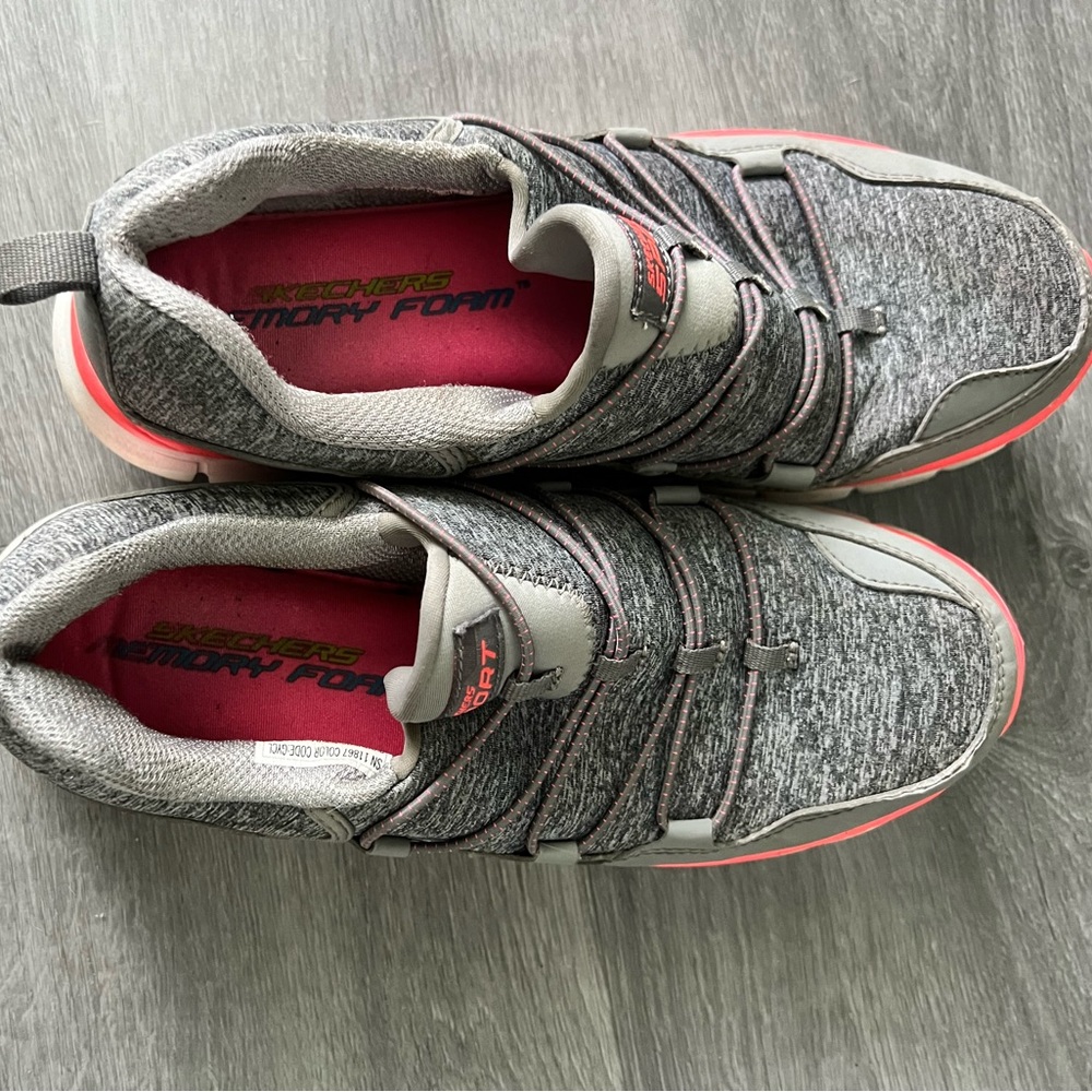 Skechers memory Foam Sneakers